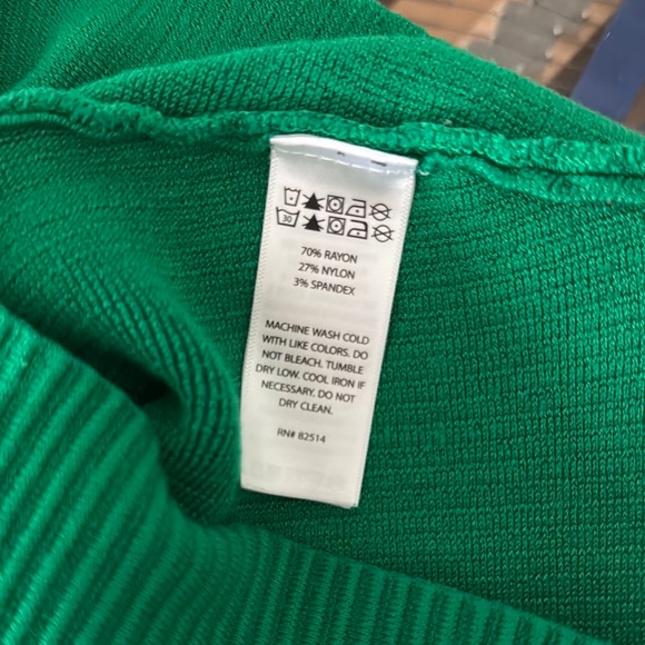 Green Ribbed Crop Top - Picture 9 of 9